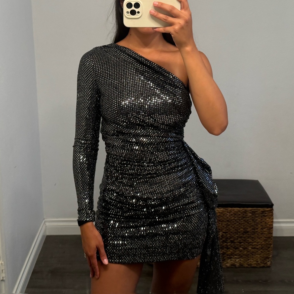 Teri Jon Black sequin mini dress with a ruching on the side